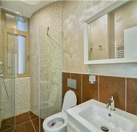 6 bedroom villa with pool and roof terrace, Sveti Staffan, sleeps 12